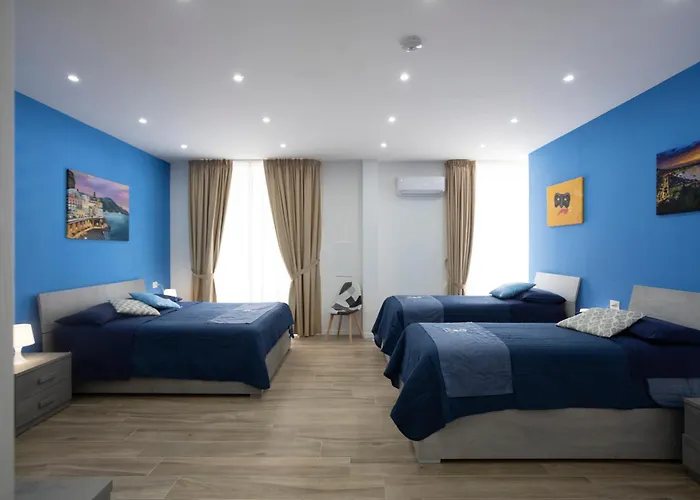 Giuly Suites & RoomsHotel Napoli